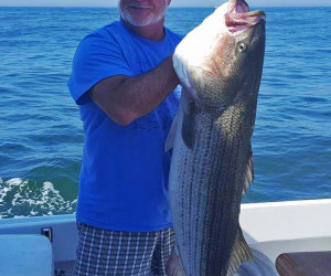 Striper fishing abourd Southbound Charters out of Waterford, CT